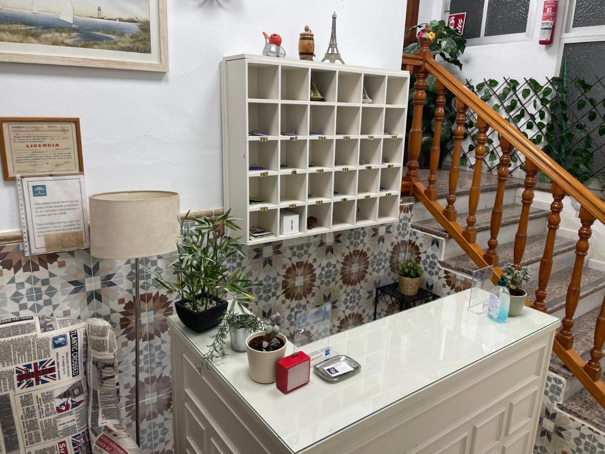 Hostal Mediterraneo 토레델마르 외부 사진