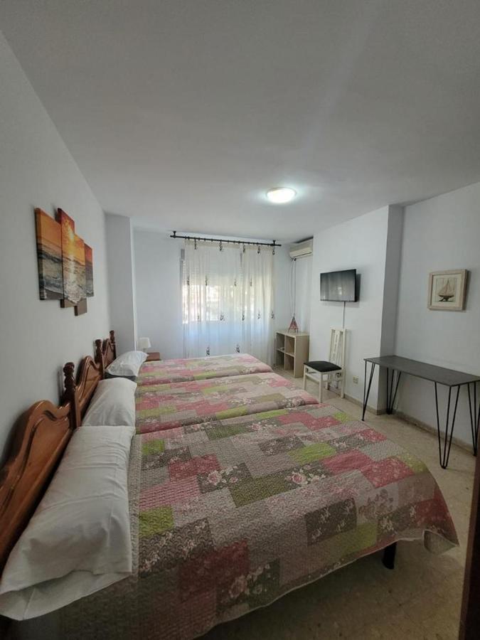 Hostal Mediterraneo 토레델마르 외부 사진