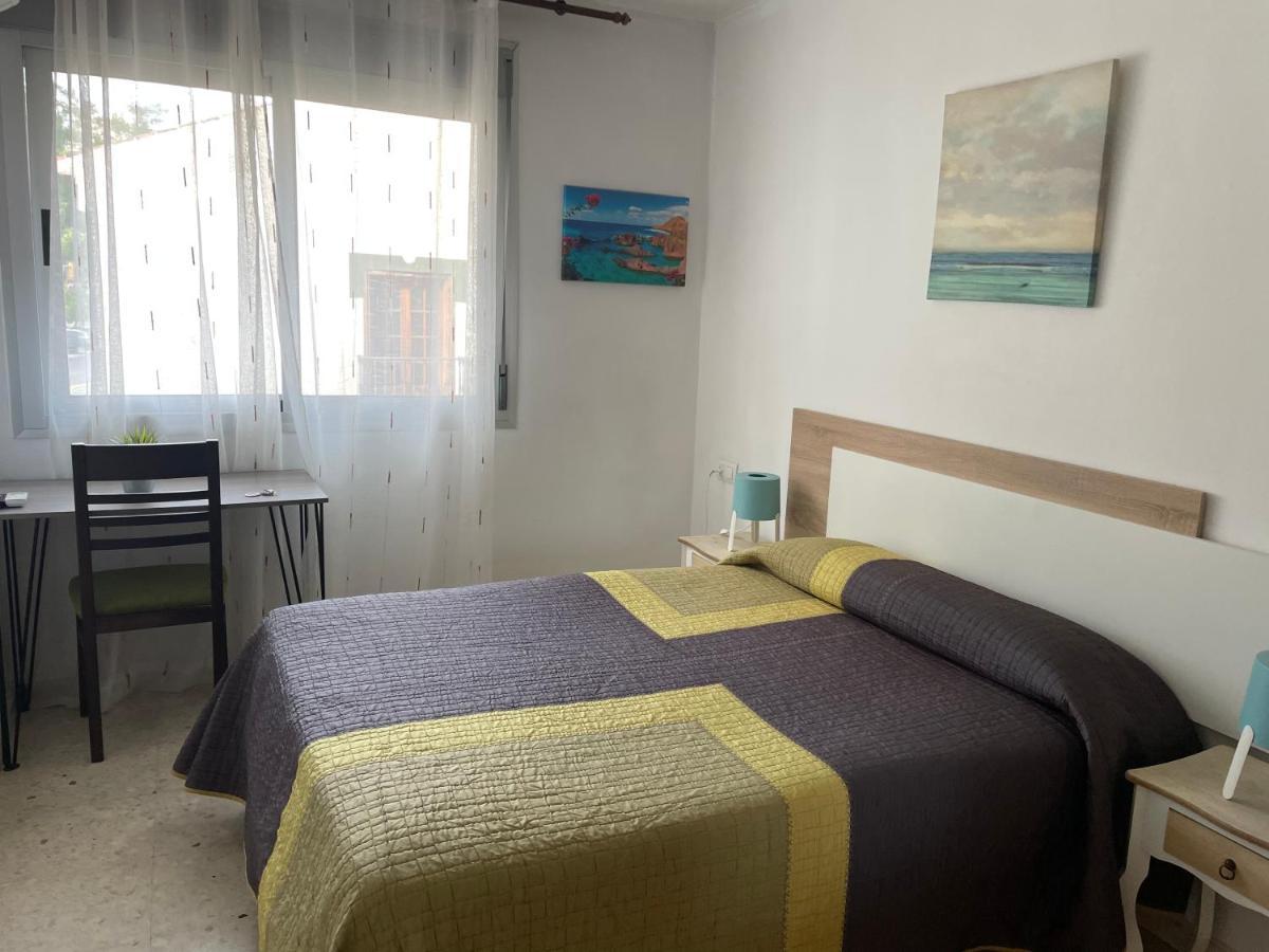 Hostal Mediterraneo 토레델마르 외부 사진