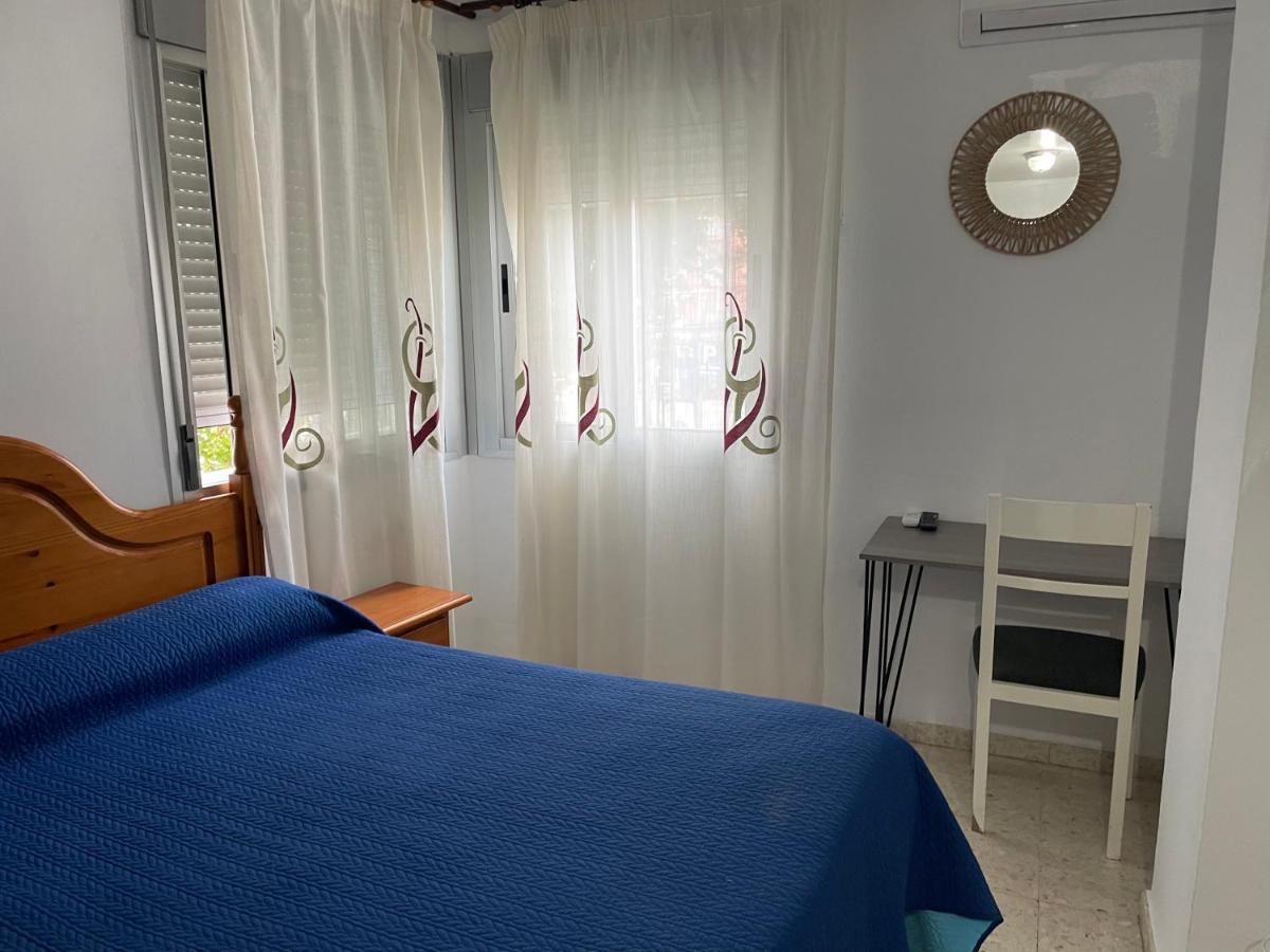 Hostal Mediterraneo 토레델마르 외부 사진