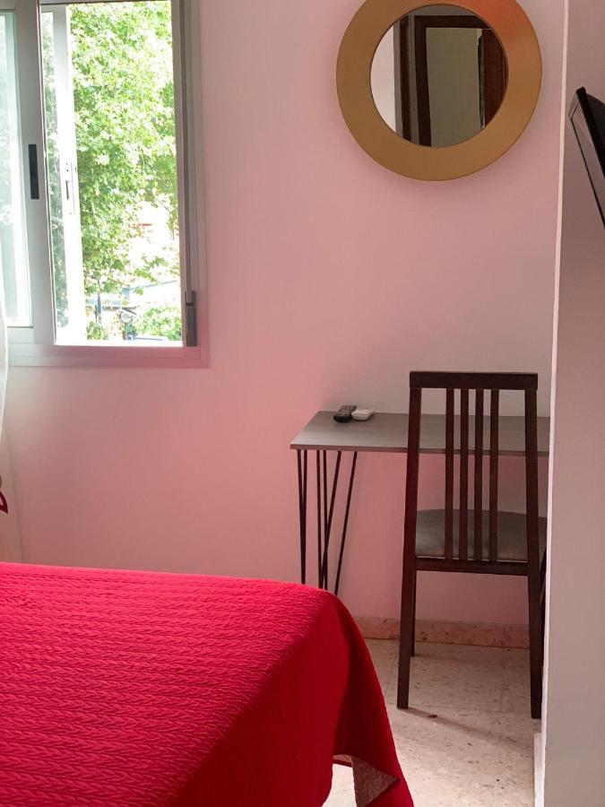 Hostal Mediterraneo 토레델마르 외부 사진