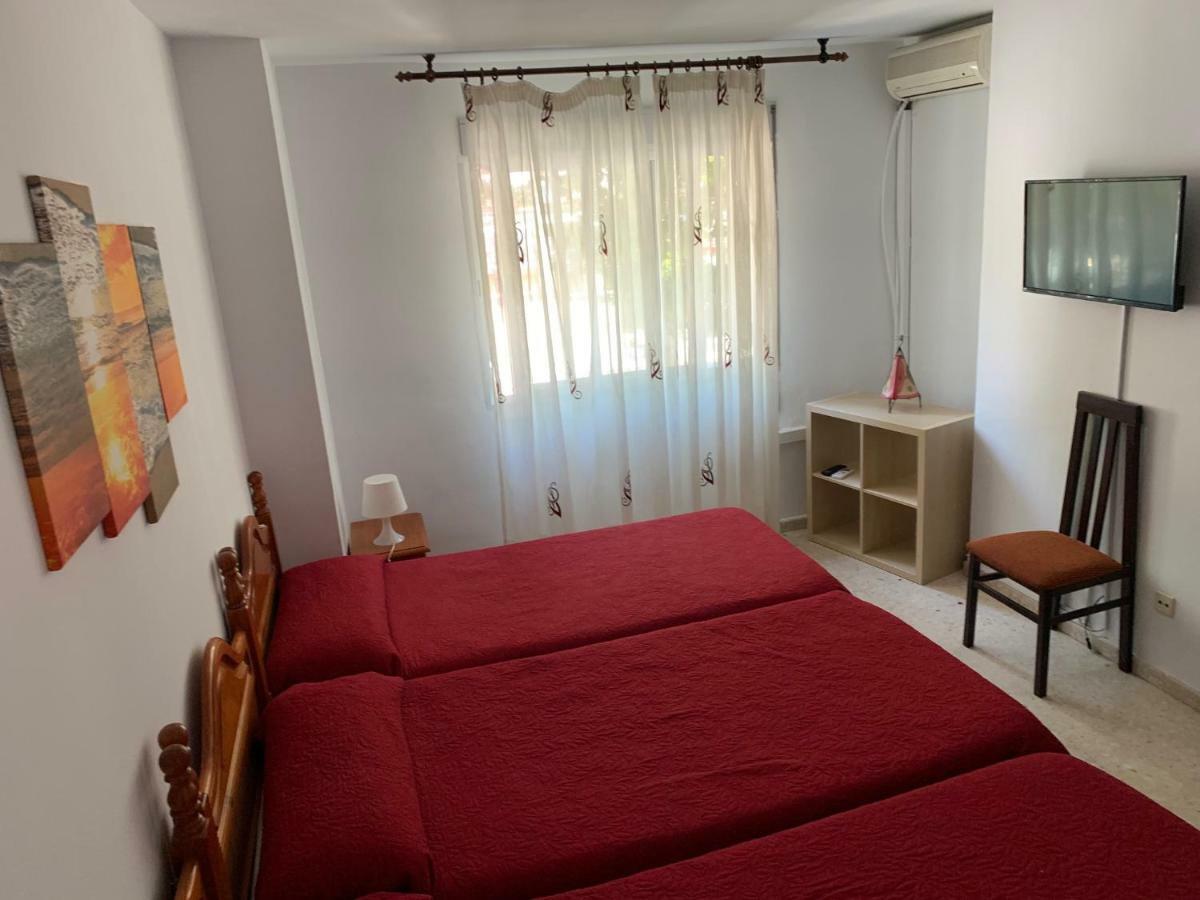 Hostal Mediterraneo 토레델마르 외부 사진